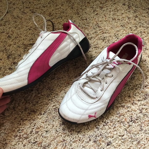 Youth size 4 puma shoes - Picture 2 of 3